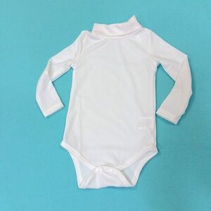 NWOT Brand new Never worn LOT OF 5 size 9-12 month layering turtleneck onesies